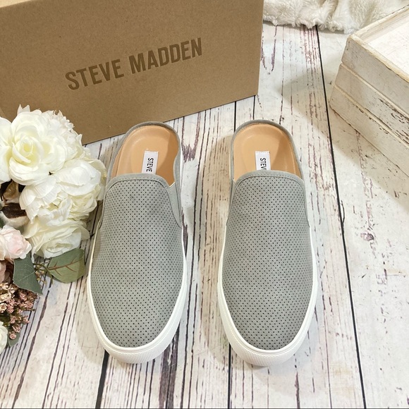 Steve Madden Zima perforated slip on sandals NEW - Picture 2 of 6